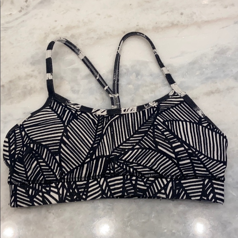 Lululemon sports bra black and white size 6